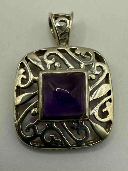 Quality 925 Sterling Silver Cabochon Amethyst Set Pendant • 7.29 Grams