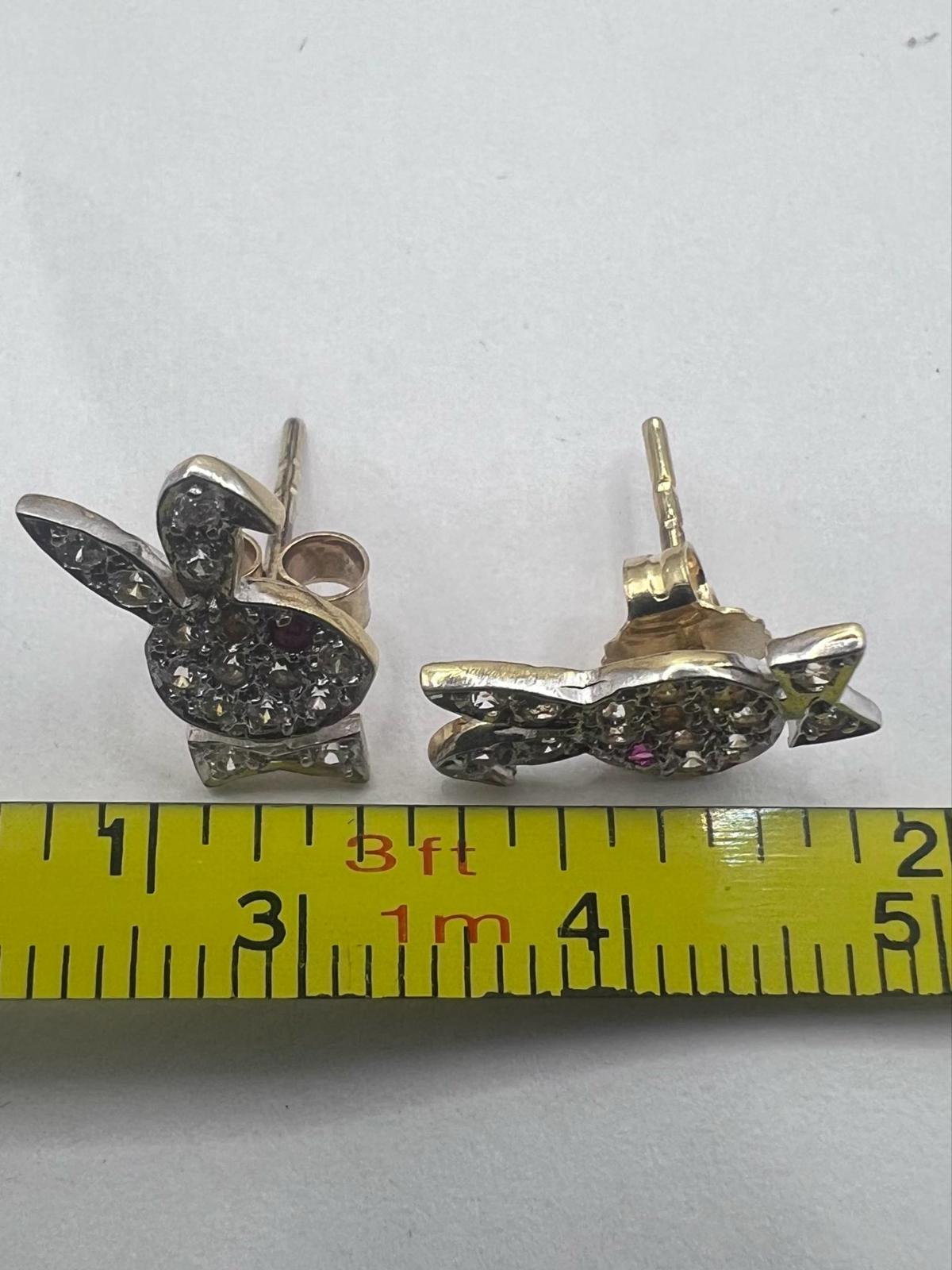 Quality 9ct Yellow Gold Stone Set Bunny Earrings • 1.45 Grams