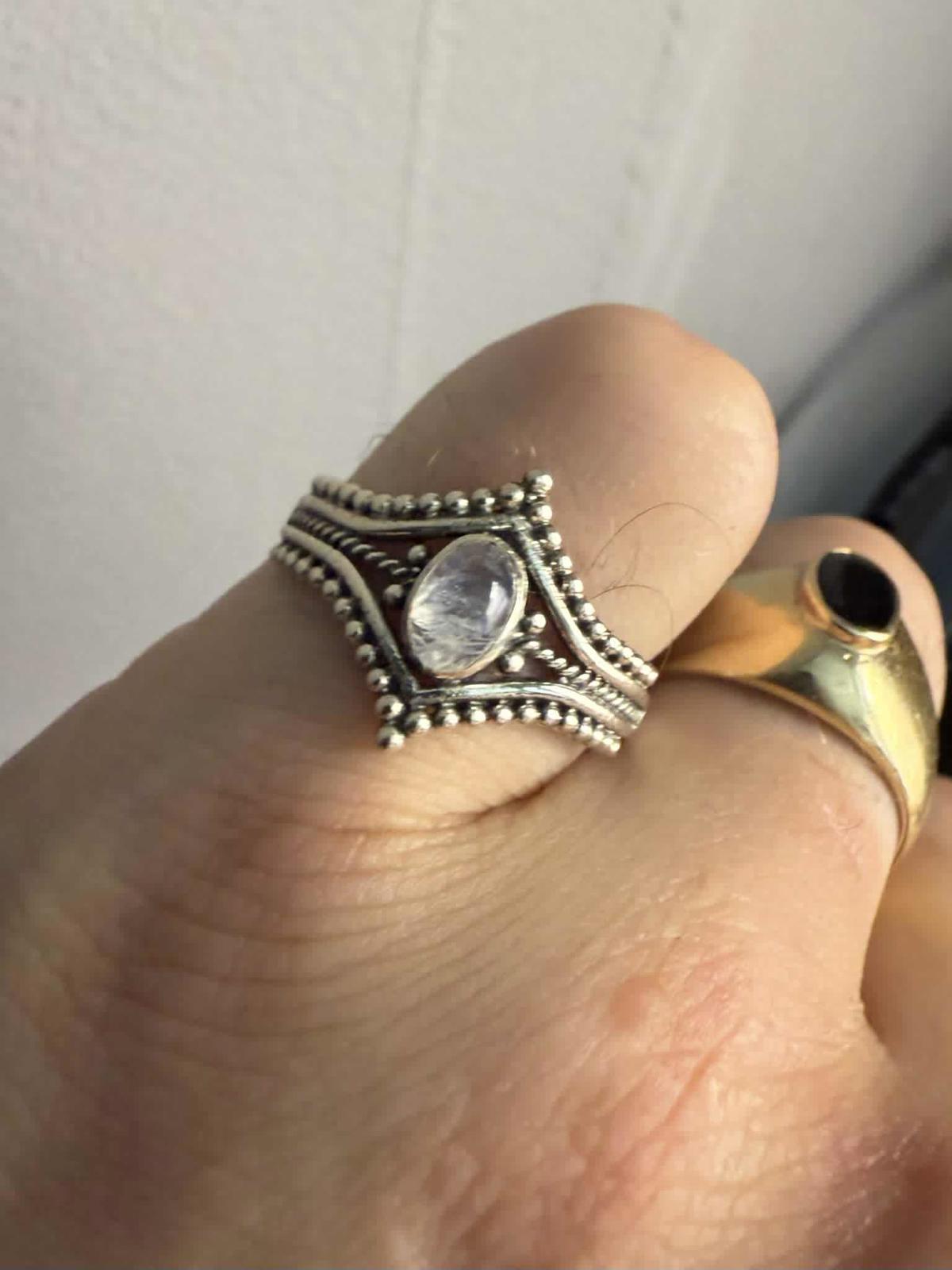 Quality 925 Sterling Silver Crystal Set Ring • Size - V • 3.02 Grams