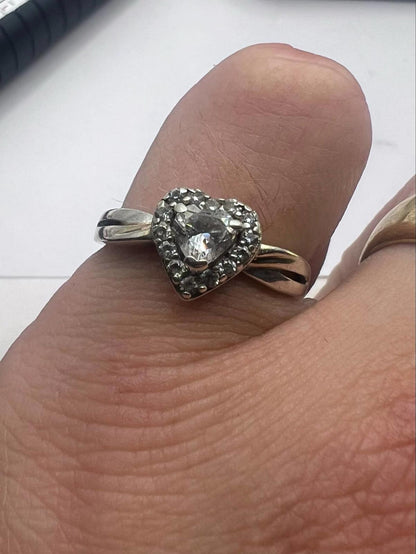 Quality 925 Sterling Silver Heart Stone Set Ring • Size - P • 2.46 Grams