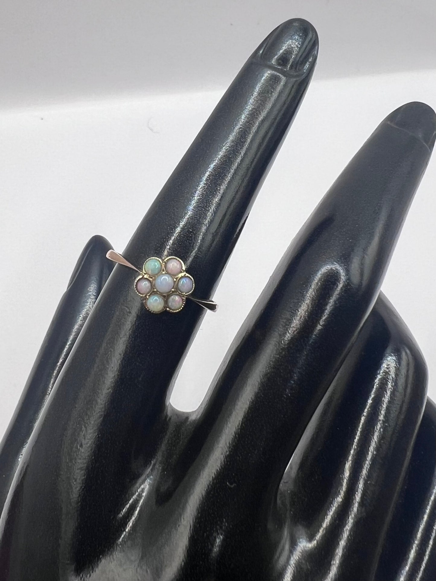 Vintage 9ct Yellow Gold Opal Cluster Ring - P