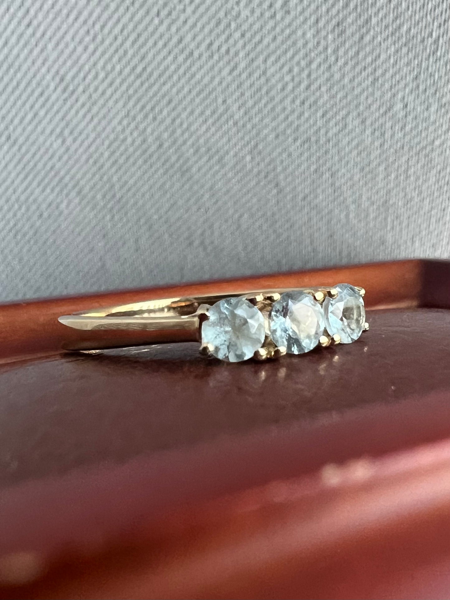 Quality 9ct Yellow Gold Aquamarine Trilogy Ring  - Q