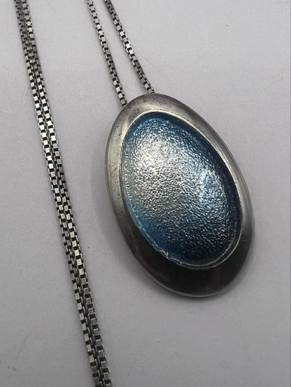 Quality 925 Sterling Silver Pendant & Chain Set - 8.37 Grams
