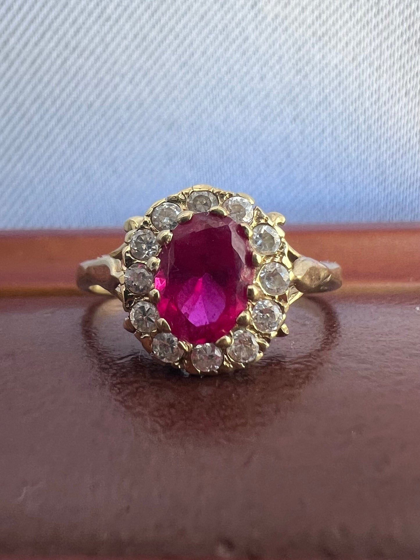 Quality 9ct Yellow Gold Synthetic Ruby & Cz Cluster Ring - N