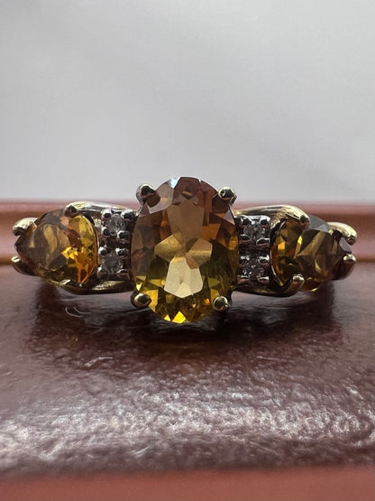Quality 9ct Yellow Gold Citrine & Diamond Ring - O