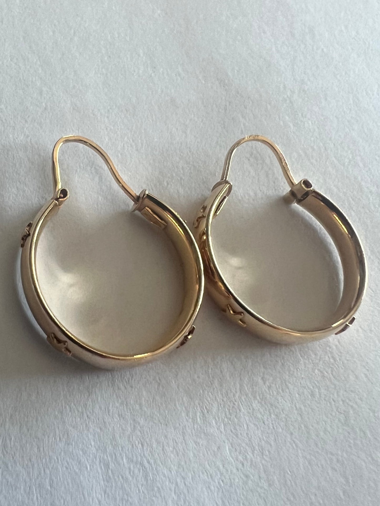 Quality 9ct Yellow Gold Star Hoop Earrings - 2.39 Grams