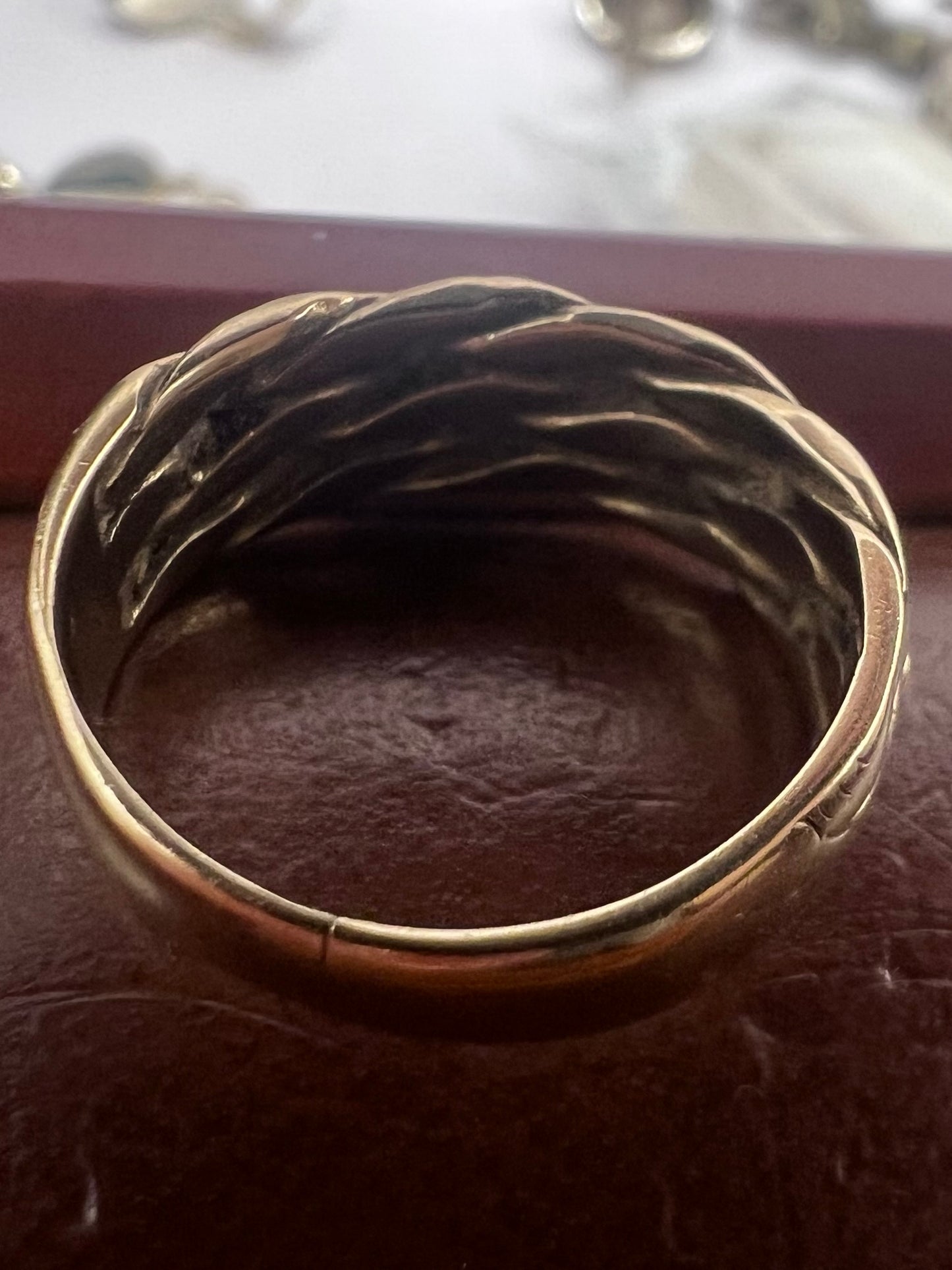 Vintage 9ct Yellow Gold Keeper Ring - O