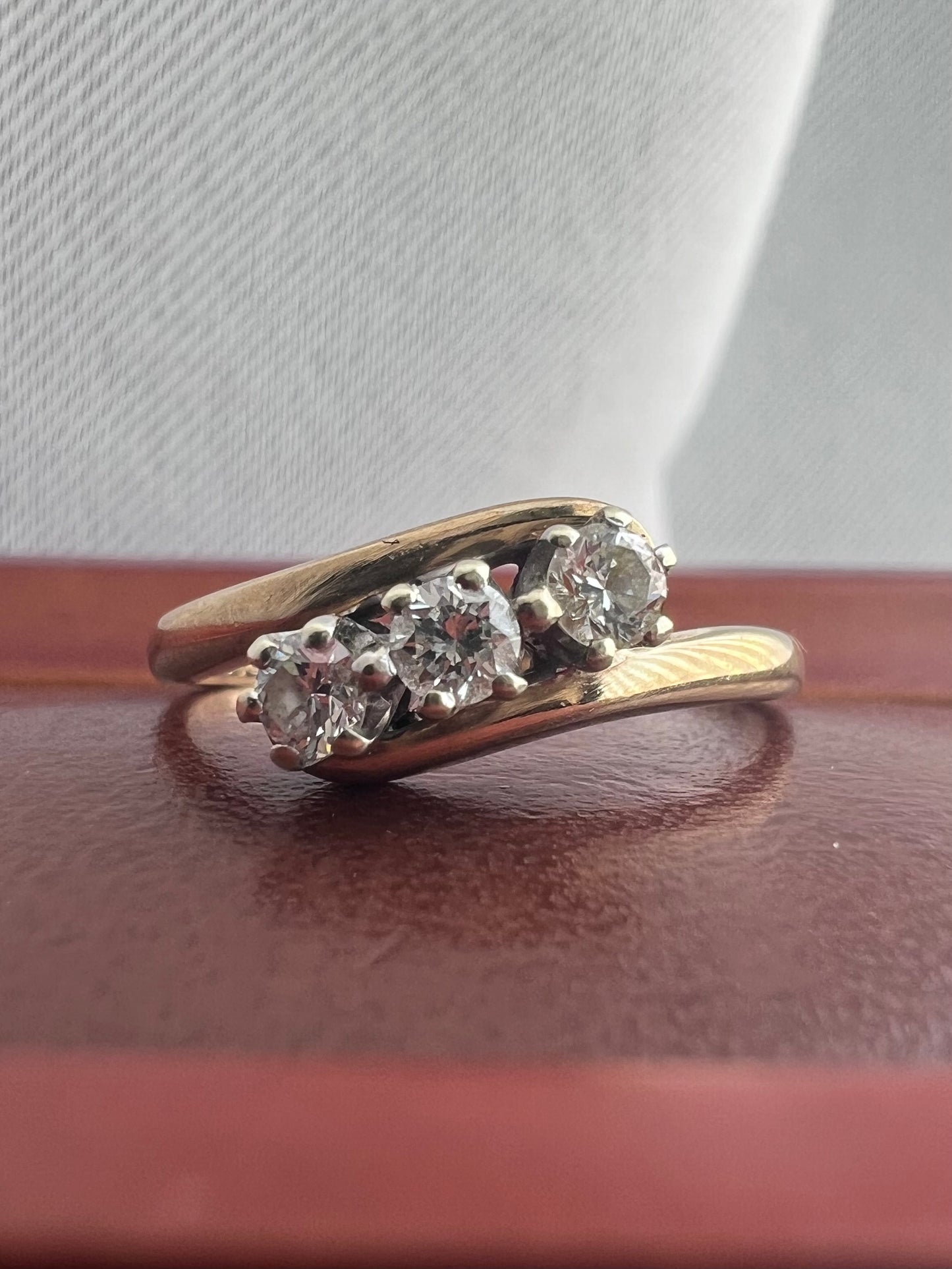 Vintage 9ct Trilogy 0.25ct Diamond Set Ring - N