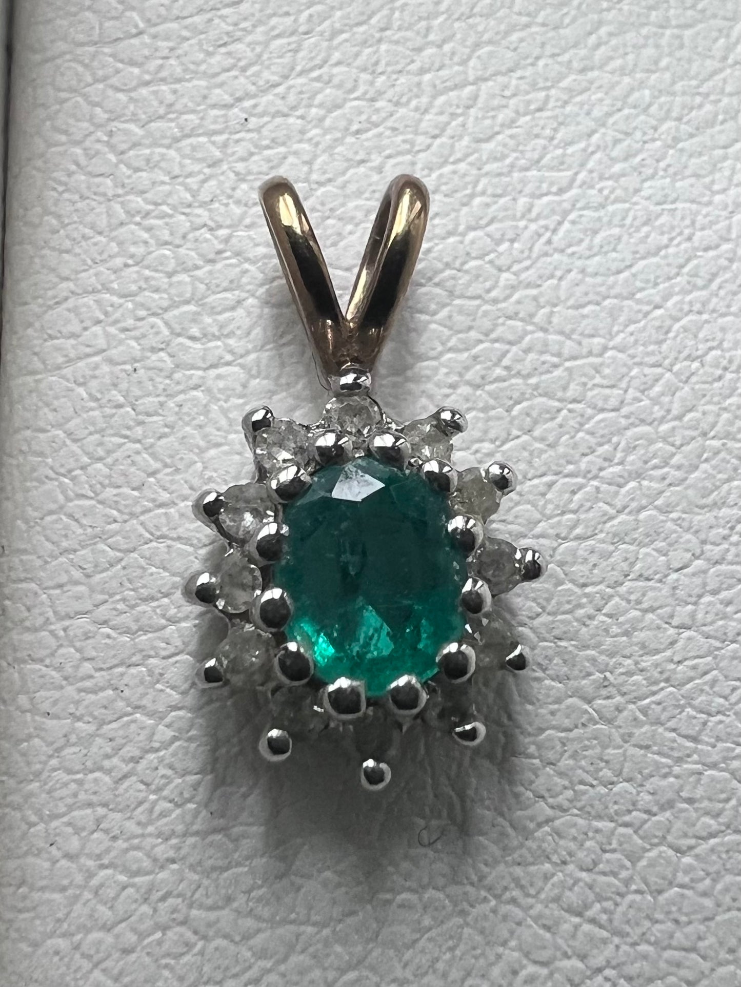 Dainty 9ct Yellow Gold Diamond & Emerald Charm - 0.73 Grams