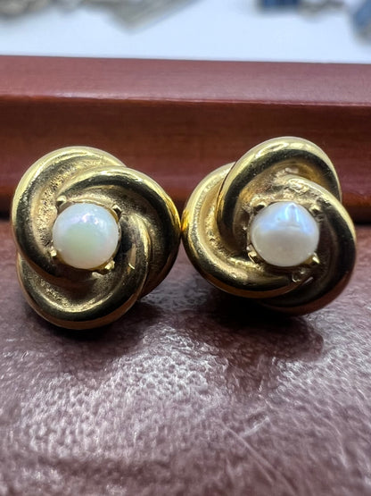 Vintage 9ct Pearl Stud Twist Earrings • 1.82 Grams