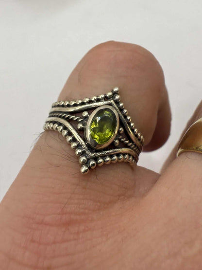 Quality 925 Sterling Silver Green Garnet Set Ring • Size - M • 2.87 Grams