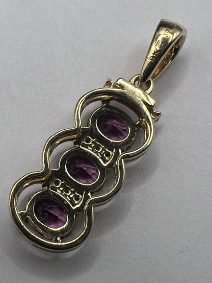 Quality 9ct Yellow Gold Pink Sapphire & Diamond Pendant • 1.78 Grams