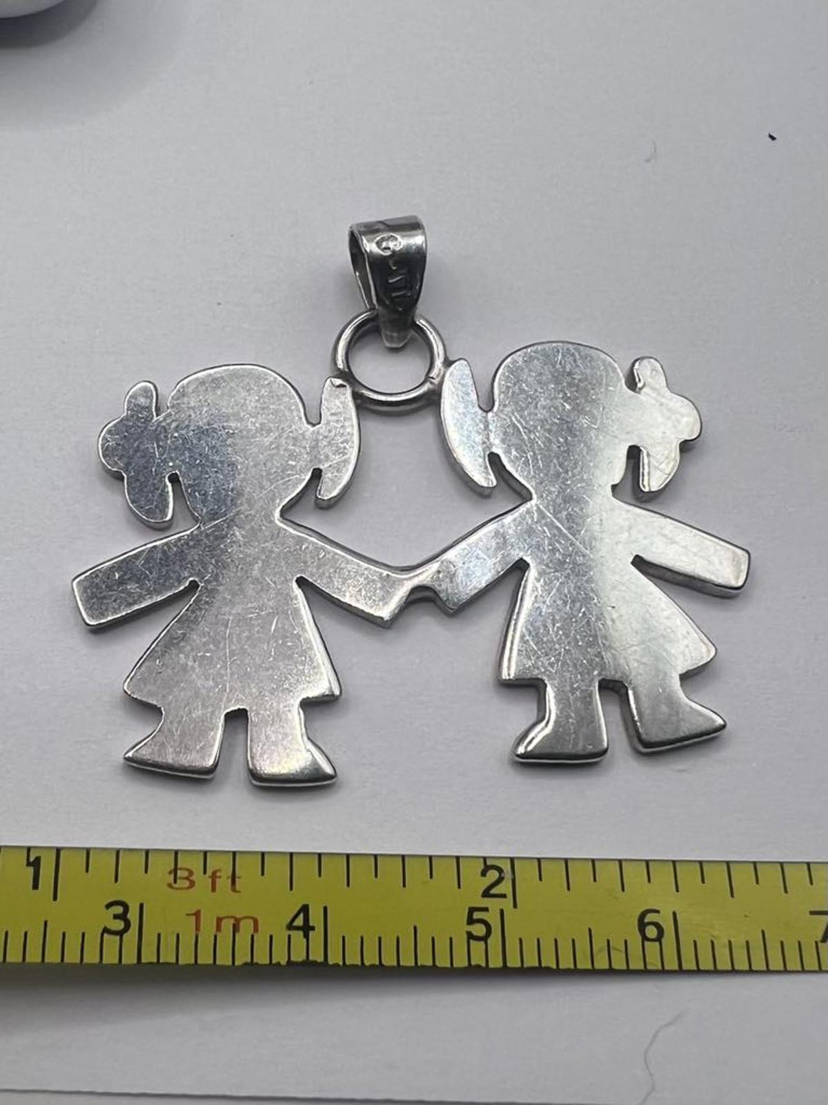 Quality 925 Sterling Silver Sisters Pendant  - 11.21 Grams