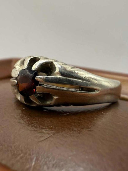 Vintage 925 Sterling Silver Garnet Set Ring • Size - R • 4.44 Grams