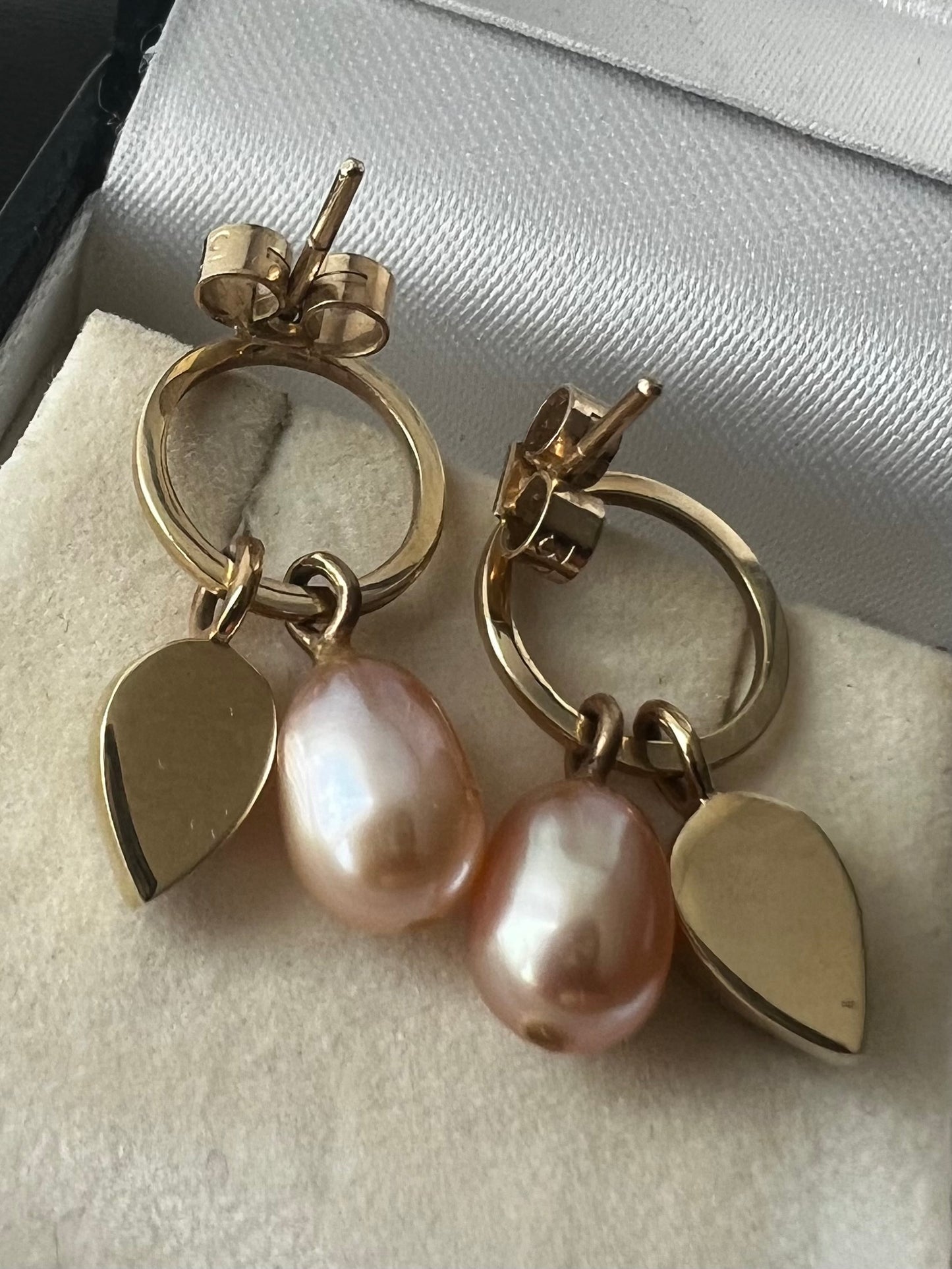 Leigh M Fotheringham 9ct Opal & Peach Pearl Earrings