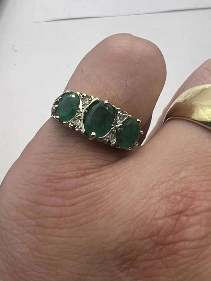 Vintage 9ct Yellow Gold Emerald & Diamond Trilogy Ring • 2.93 Grams • Size - P