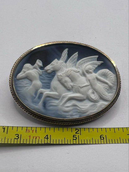 Vintage 9ct Yellow Gold Hand Carved Cameo Brooch - 11.99 Grams