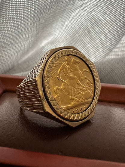 Vintage 9ct Yellow Gold Bark Effect 1902 Sovereign Ring - S