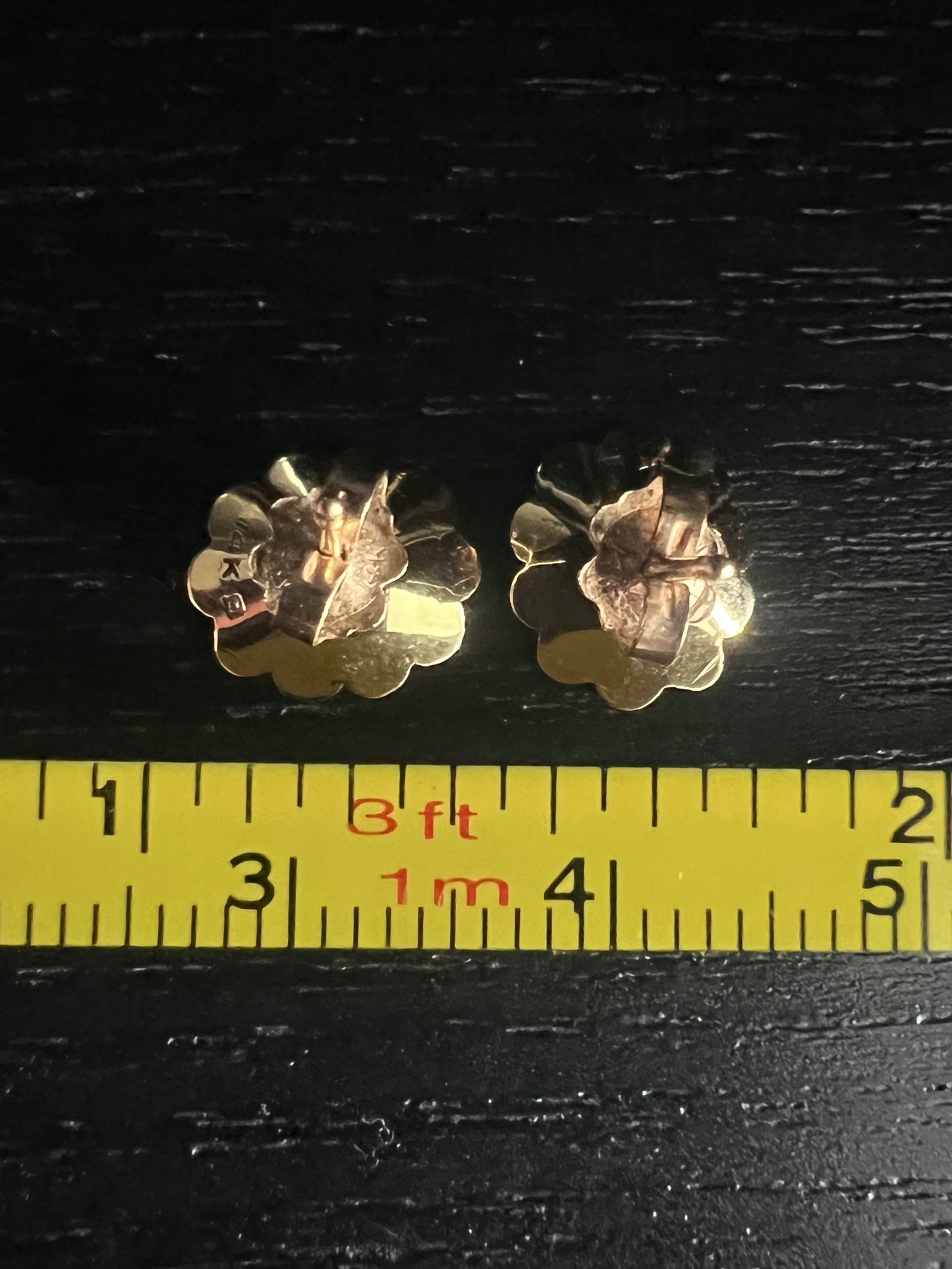 Quality 14ct Yellow Gold Flower Earrings - 1.68 Grams