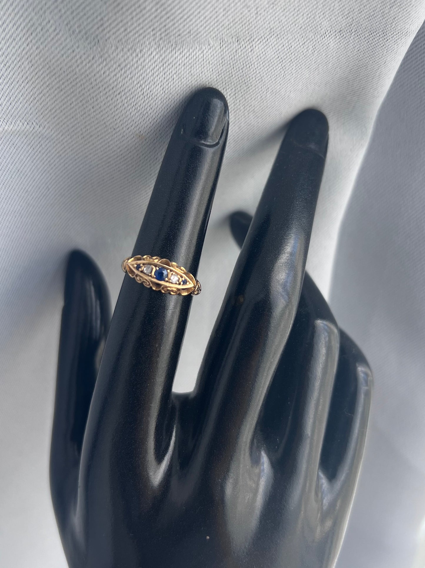 Antique 18ct Yellow Gold Sapphire & Diamond Ring - K½