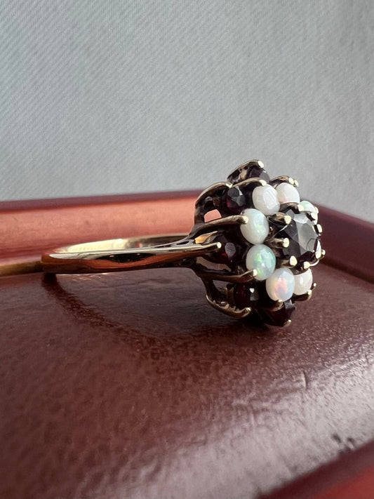 Vintage 9ct Yellow Gold Garnet & Opal Cluster Ring - P