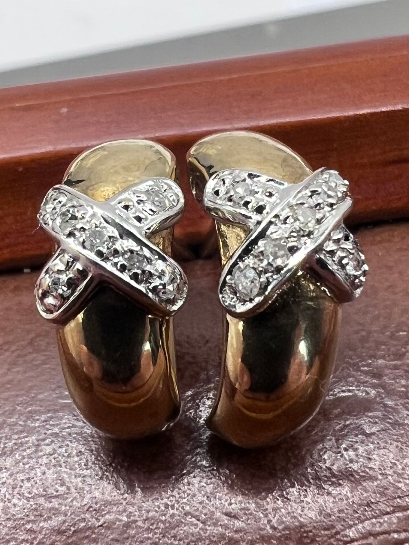 Quality 9ct Yellow Gold Diamond Set Cross Earrings • 2.47 Grams