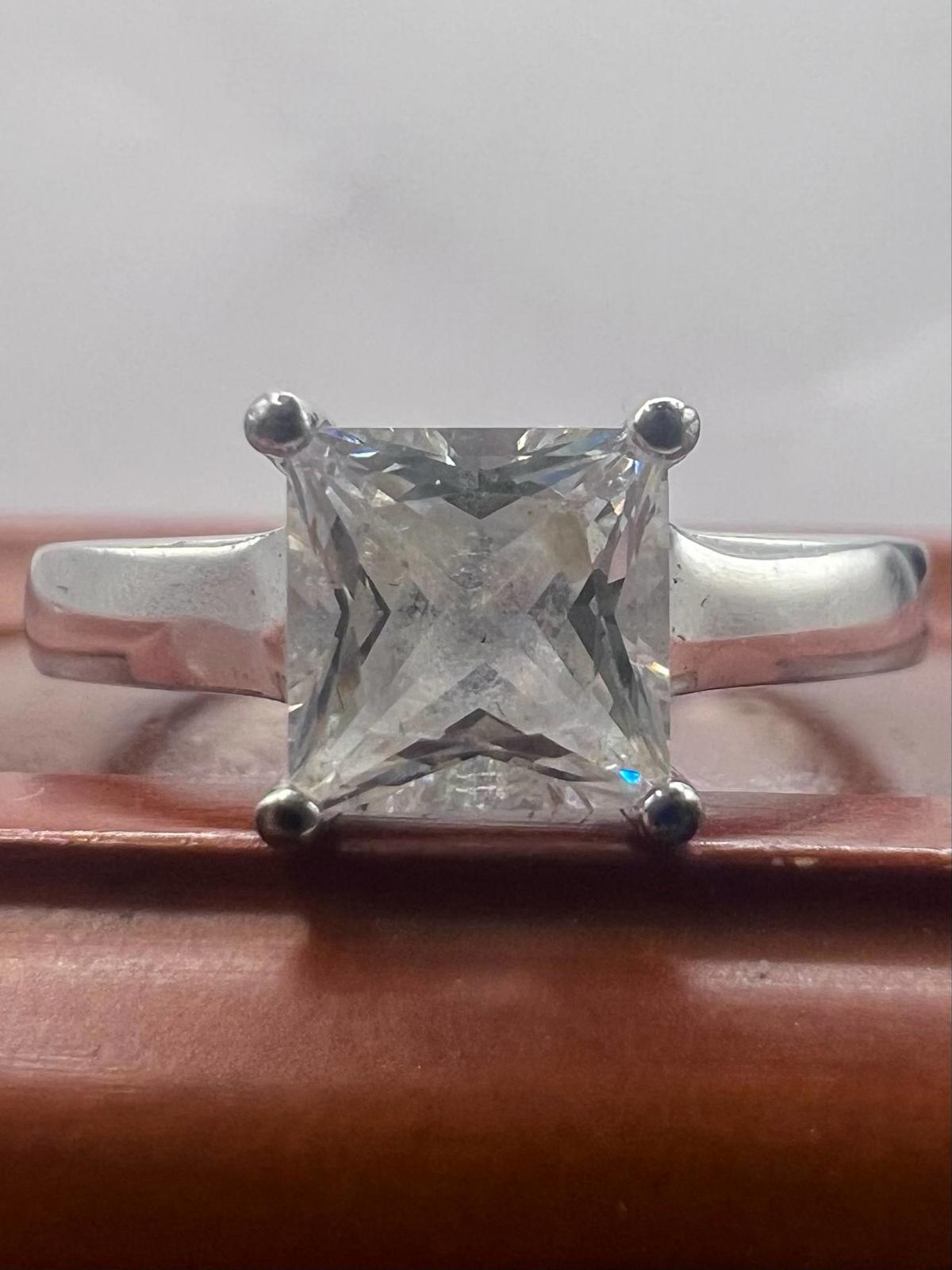 Quality 925 Sterling Silver • 4.04 Grams • Size - S