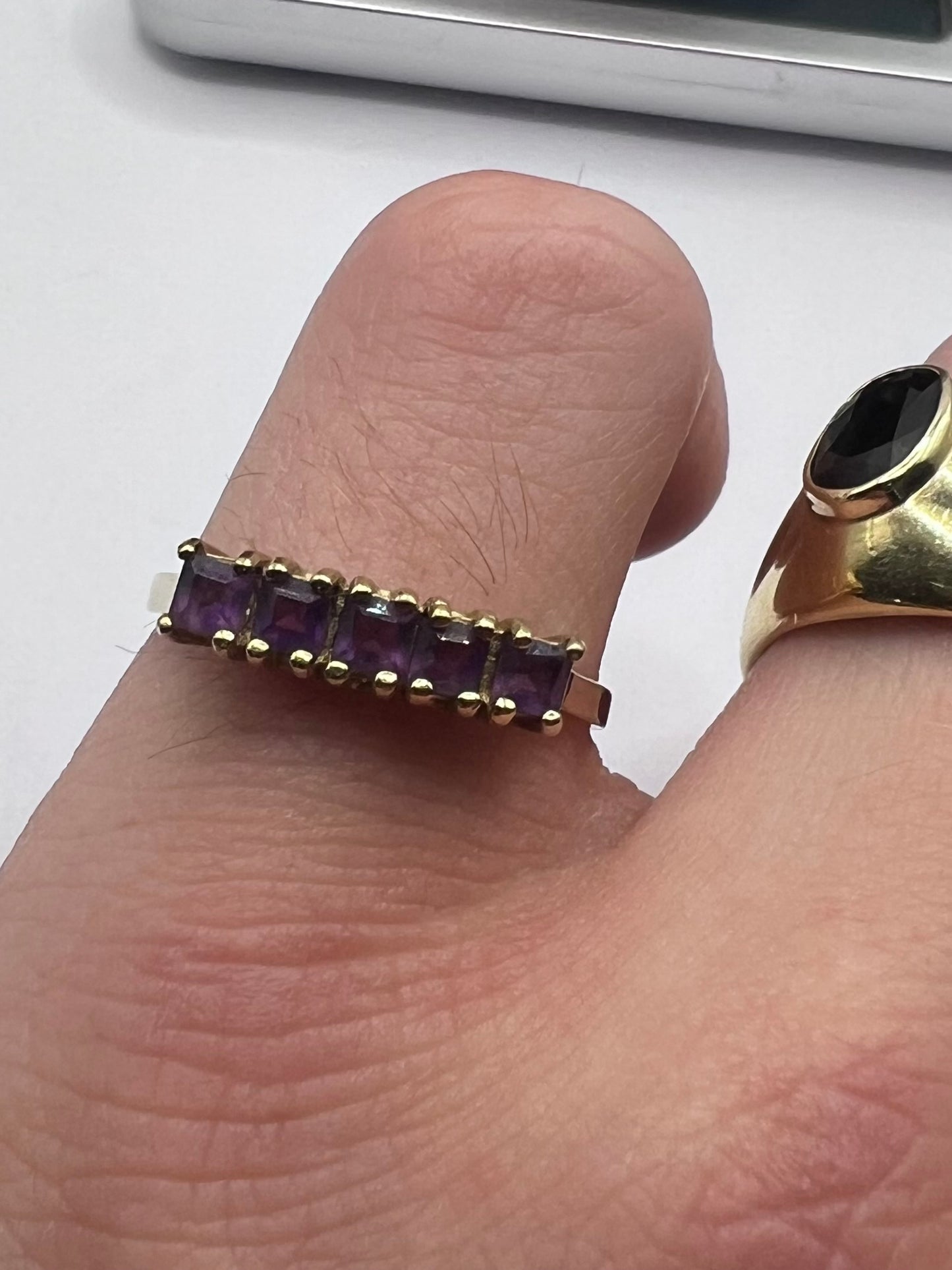 Quality 9ct Yellow Gold Princess Cut Amethyst Ring - R