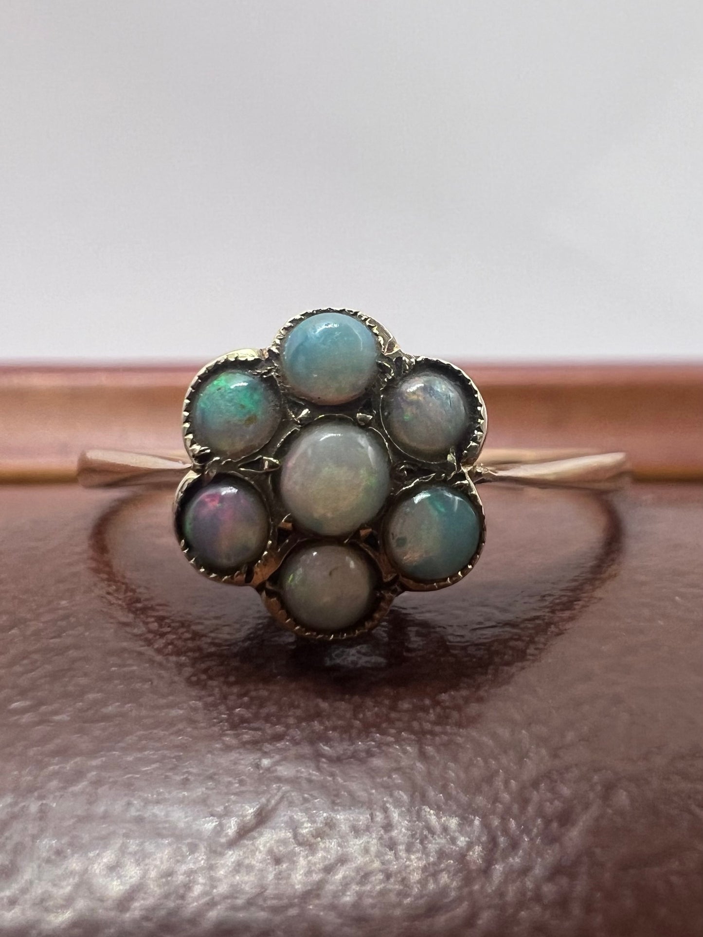 Vintage 9ct Yellow Gold Opal Cluster Ring - P