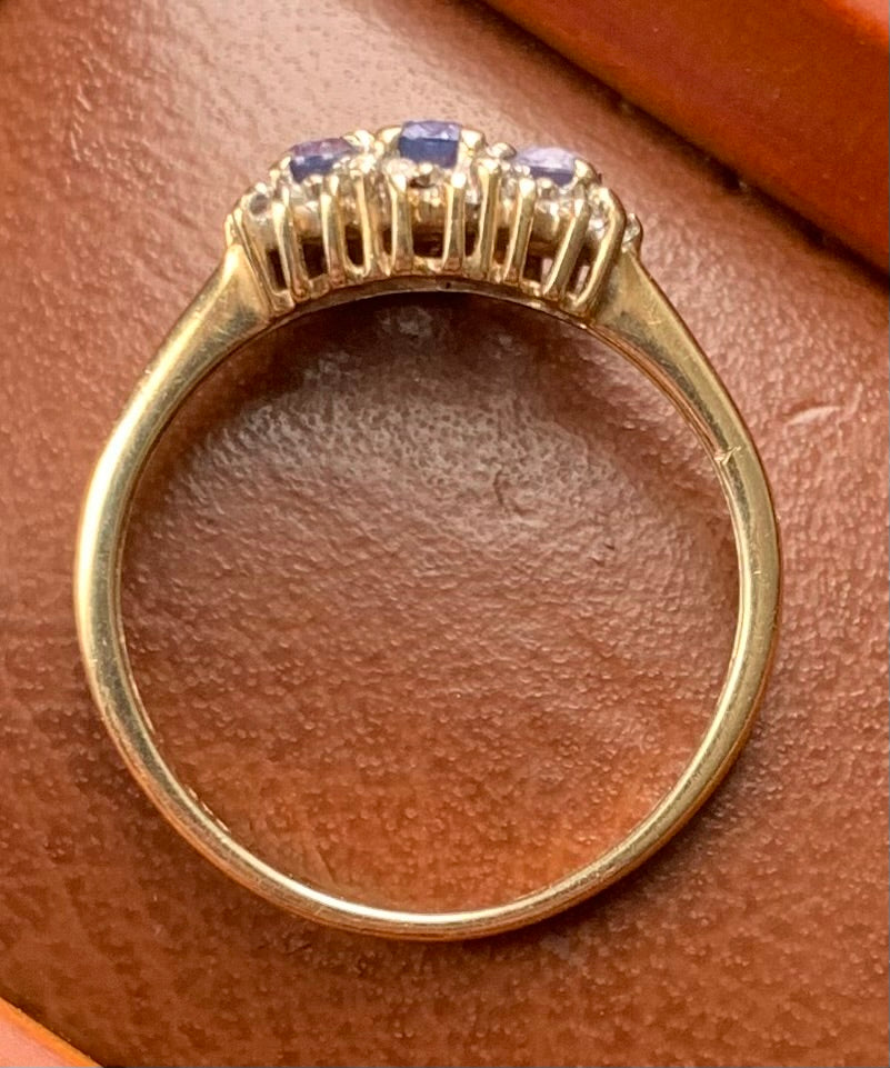 9ct Yellow Gold Tanzanite & Diamond Ring - 1.75 Grams - M