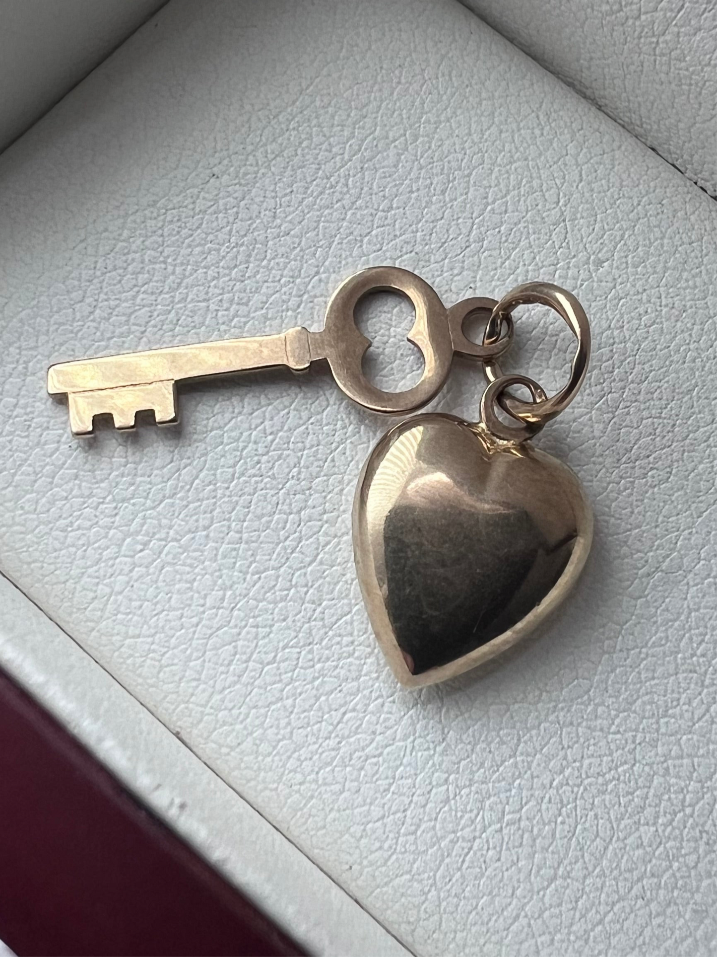 Vintage 9ct Yellow Gold Heart & Key Charm - 1.21 Grams