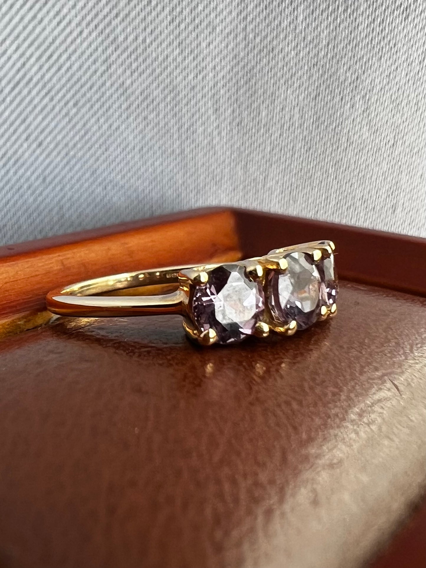 Quality 10ct Yellow Gold Amethyst Trilogy Ring - K