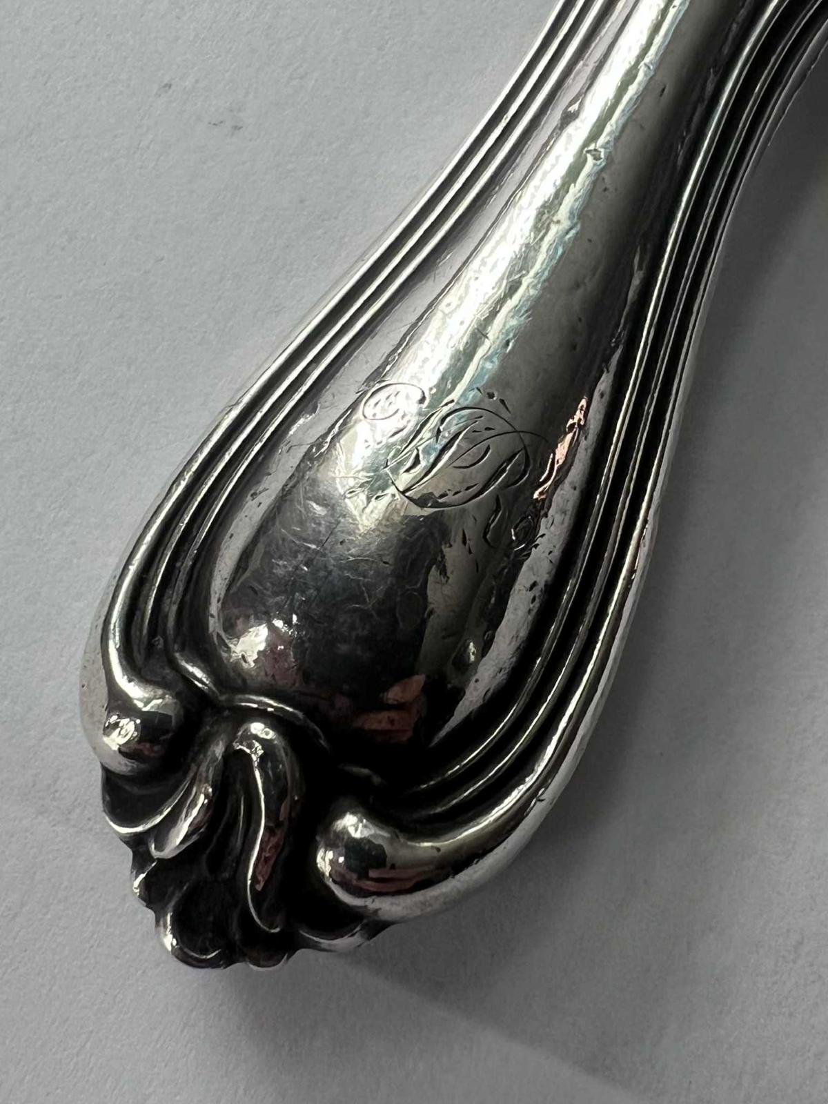 Antique Decorative Magnifying Glass with Ornate Silver Handle - 113.51 Grams