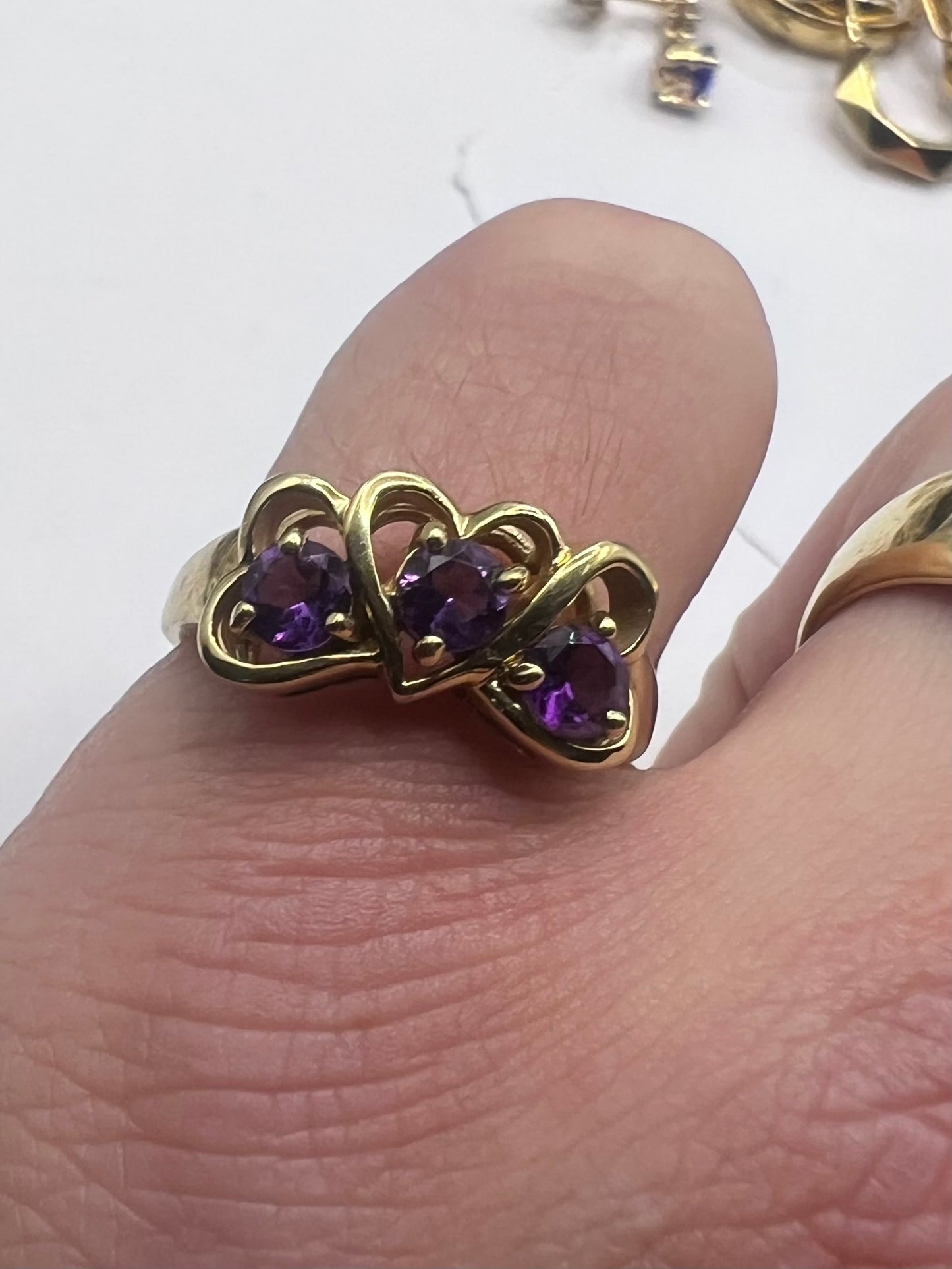 Quality 9ct Yellow Gold Amethyst Set Heart Ring - Q