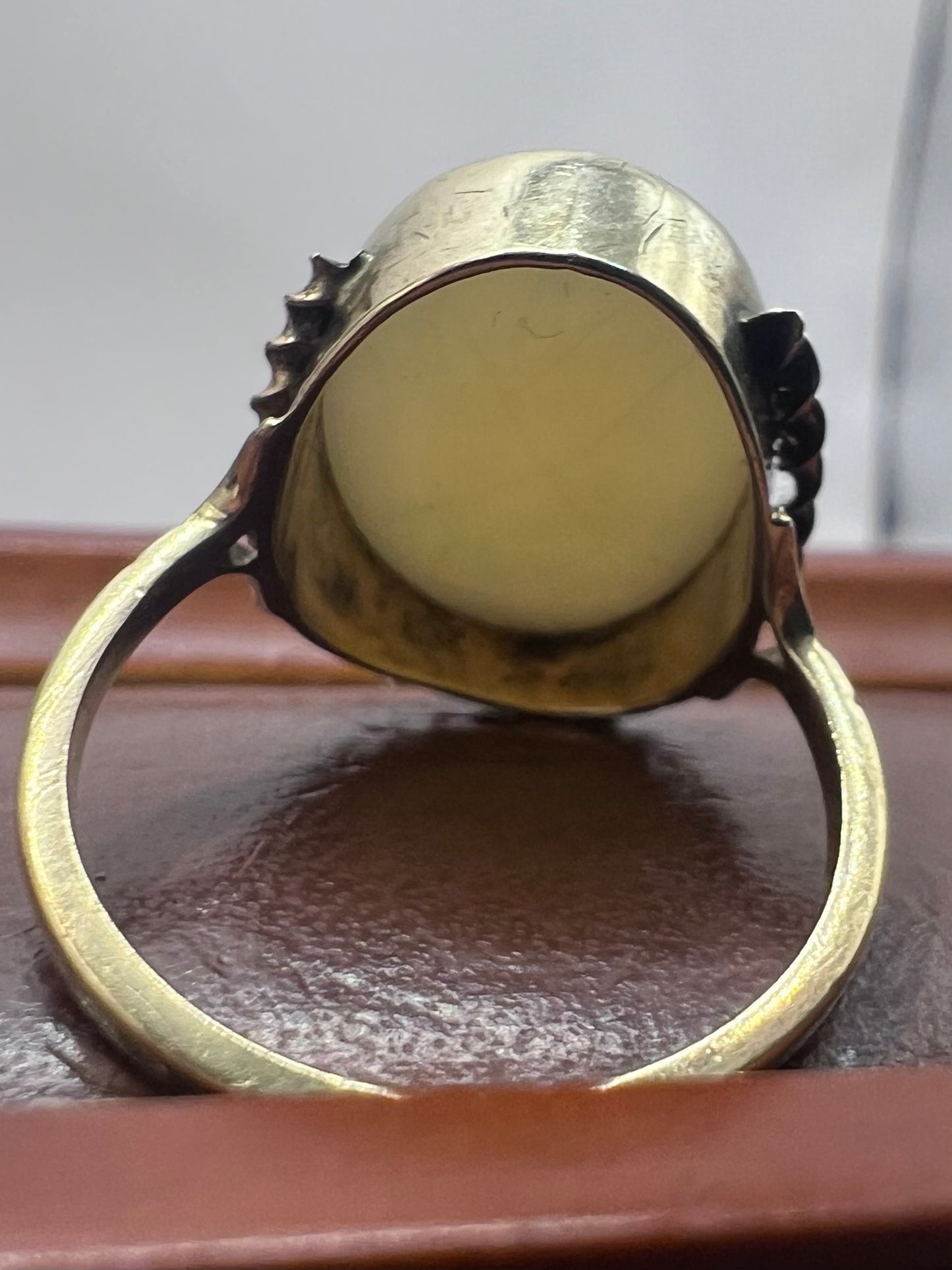 Vintage 9ct Yellow Gold Lucky Horseshoe Opal Ring - M