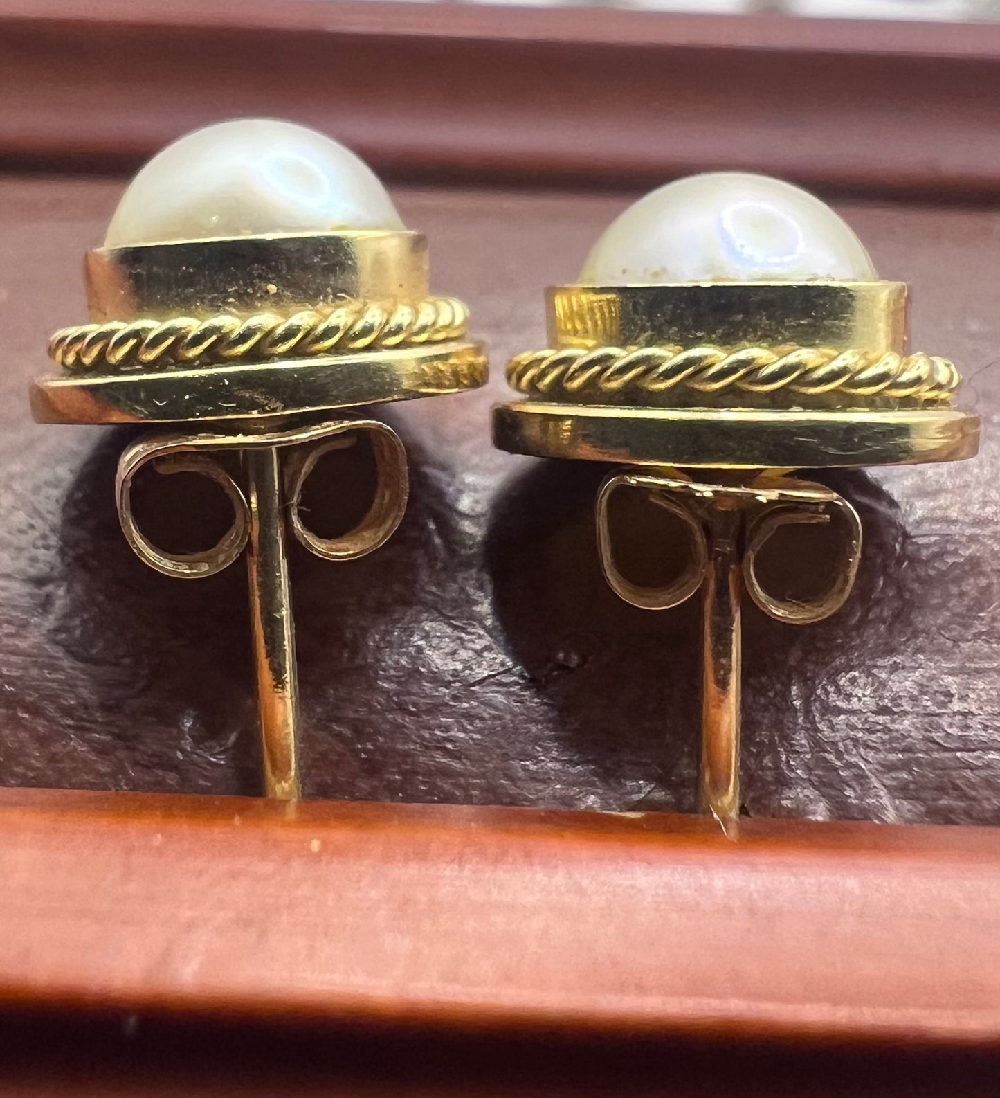 Vintage 9ct Yellow Gold Pearl Stud Earrings • 4.10 Grams
