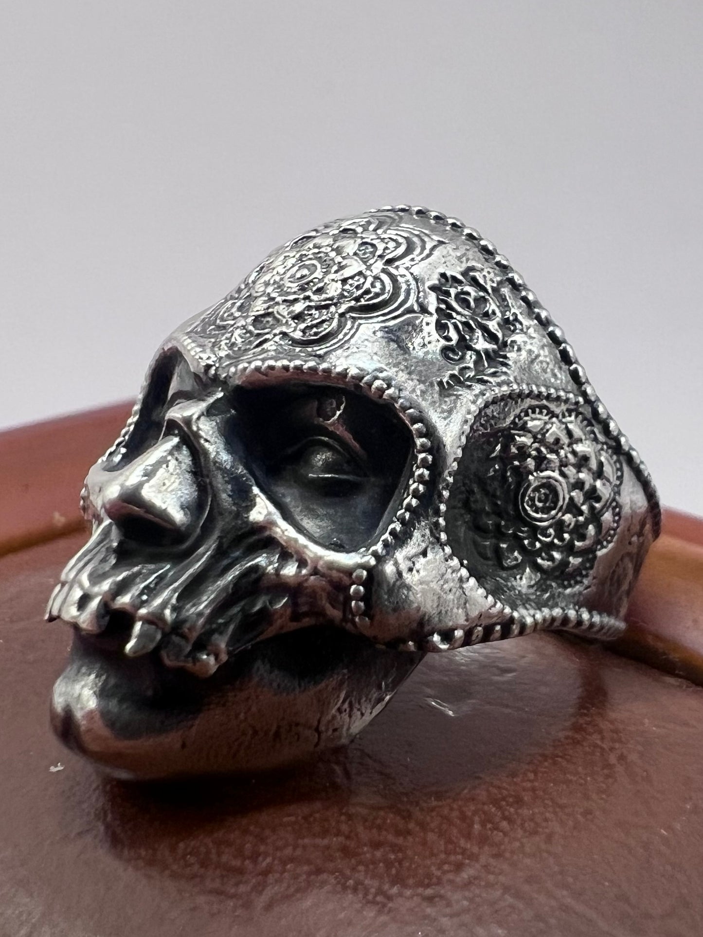 Quality 925 Sterling Silver Patterned Skull Ring • Size - M½