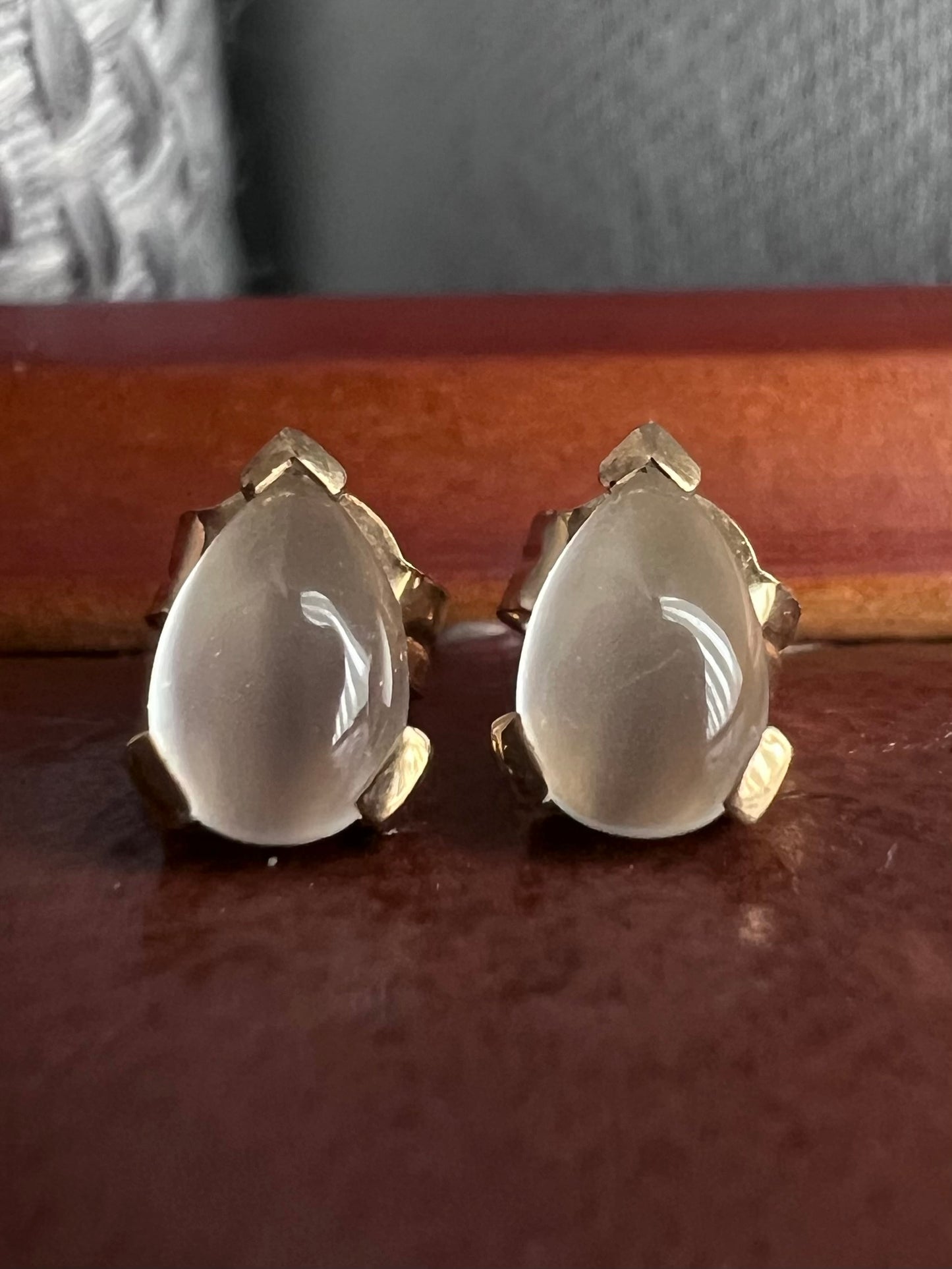 Quality 9ct Yellow Gold Pear Cut Moonstone Earrings - 0.80 Grams