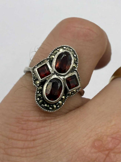 Quality 925 Sterling Silver Garnet Set Cluster Ring • Size - N • 3.78 Grams