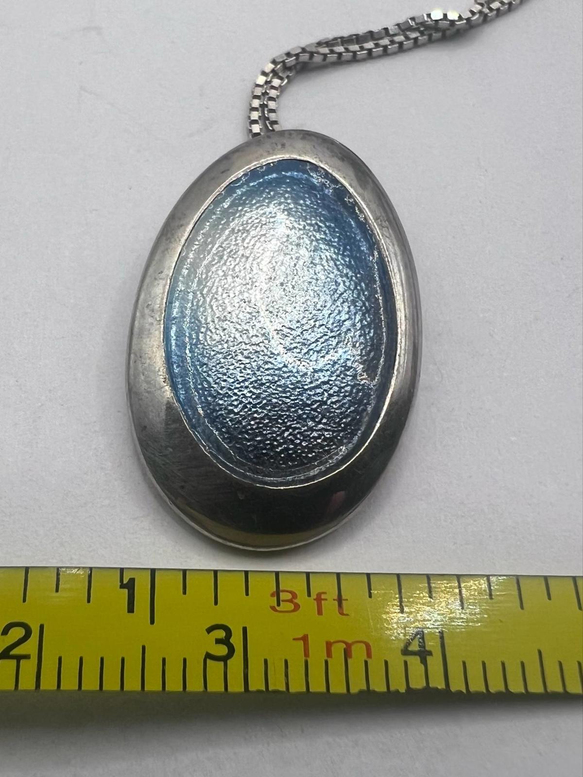 Quality 925 Sterling Silver Pendant & Chain Set - 8.37 Grams