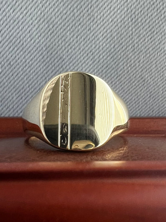 Vintage 9ct Yellow Gold Patterned Signet Ring - T