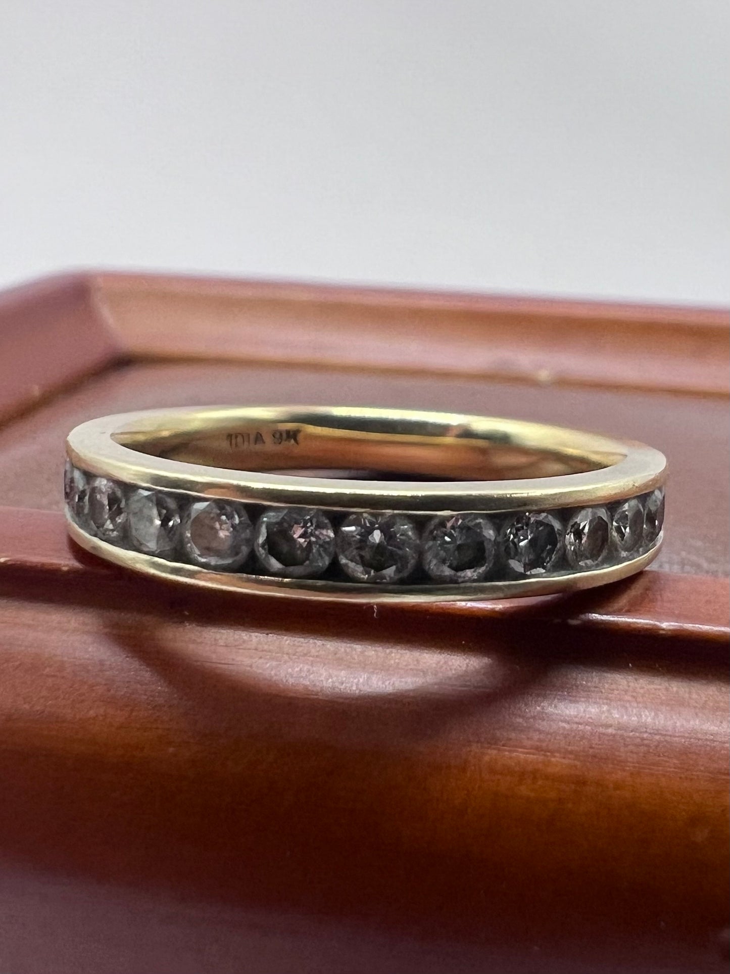 Quality 9ct Yellow Gold 0.25ct Diamond Set Half Eternity Ring - L