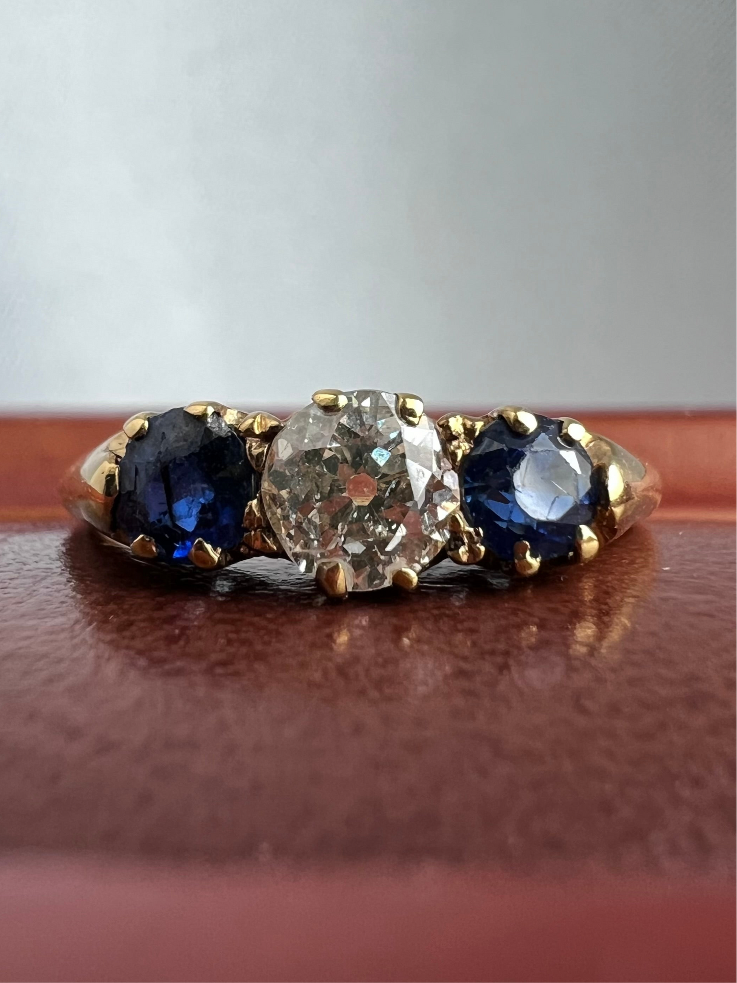 Antique 18ct Old Mine Cut Diamond & Sapphire Trilogy Ring - N