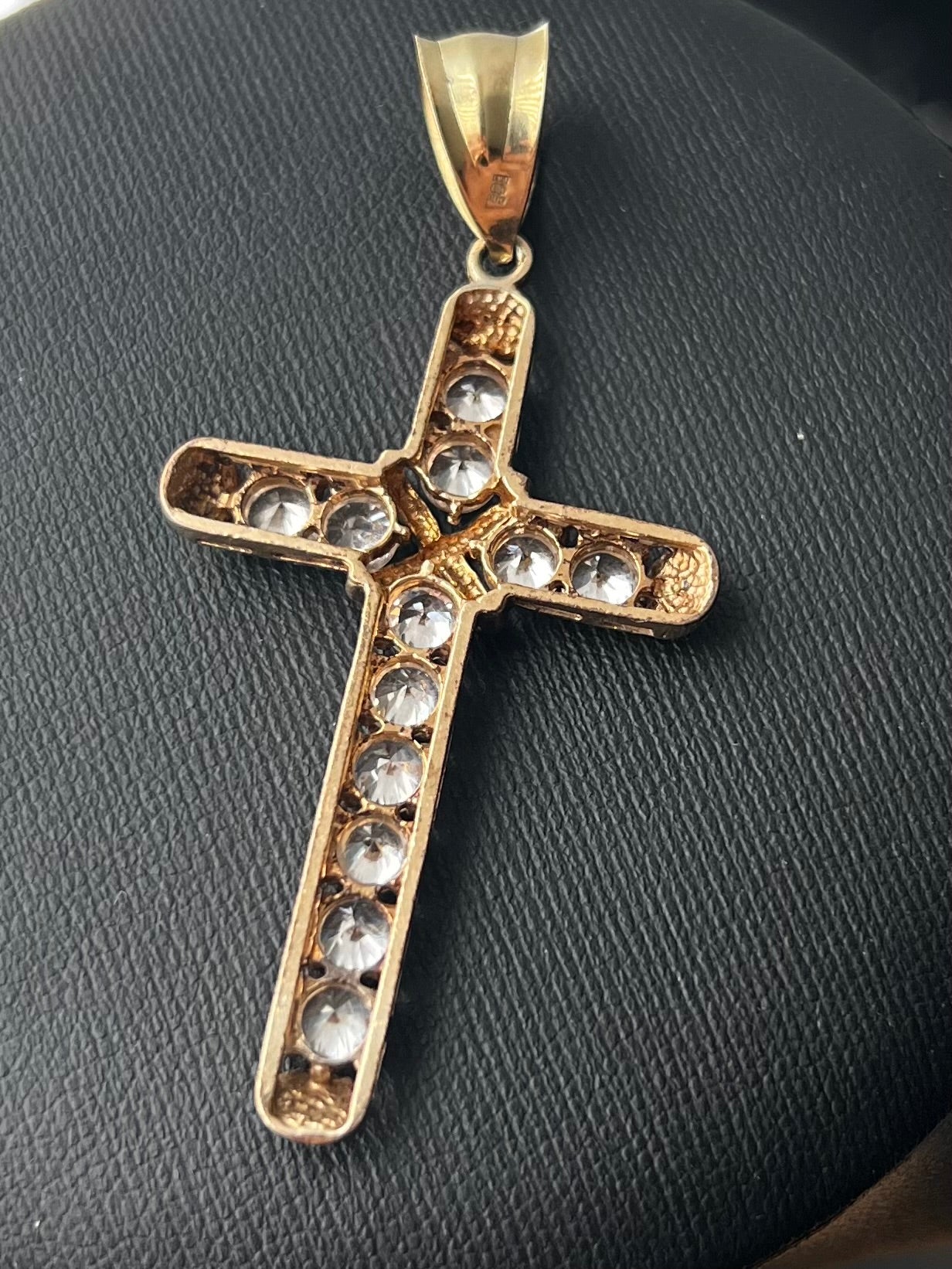 Vintage 9ct Yellow Gold CZ Set Cross Pendant ~ 5.60 Grams