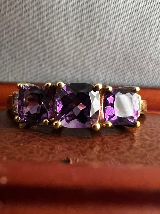 Quality 9ct Yellow Gold Amethyst & Diamond Set Ring - P½