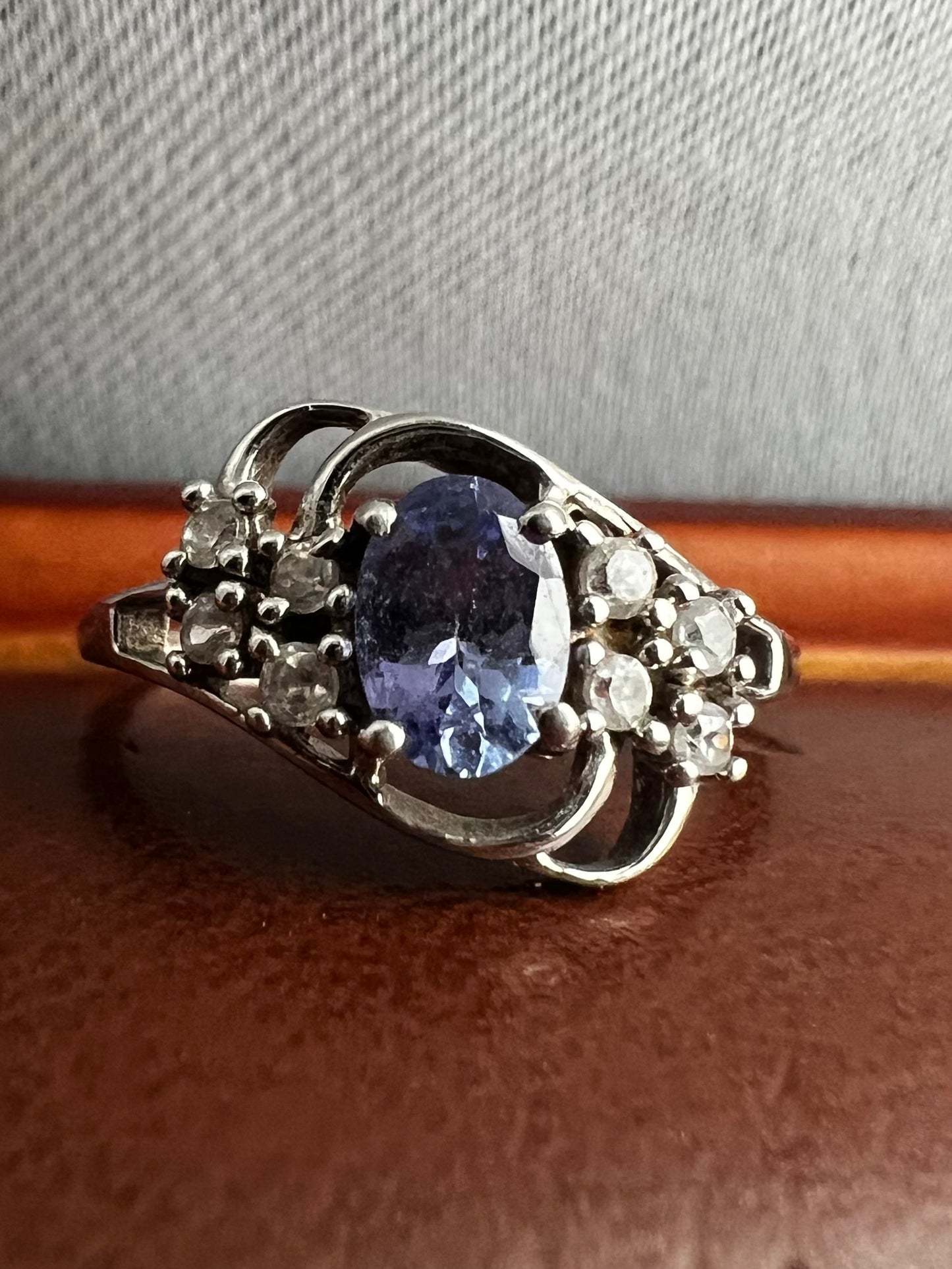 Quality 9ct White Gold Tanzanite & Diamond Ring - O½