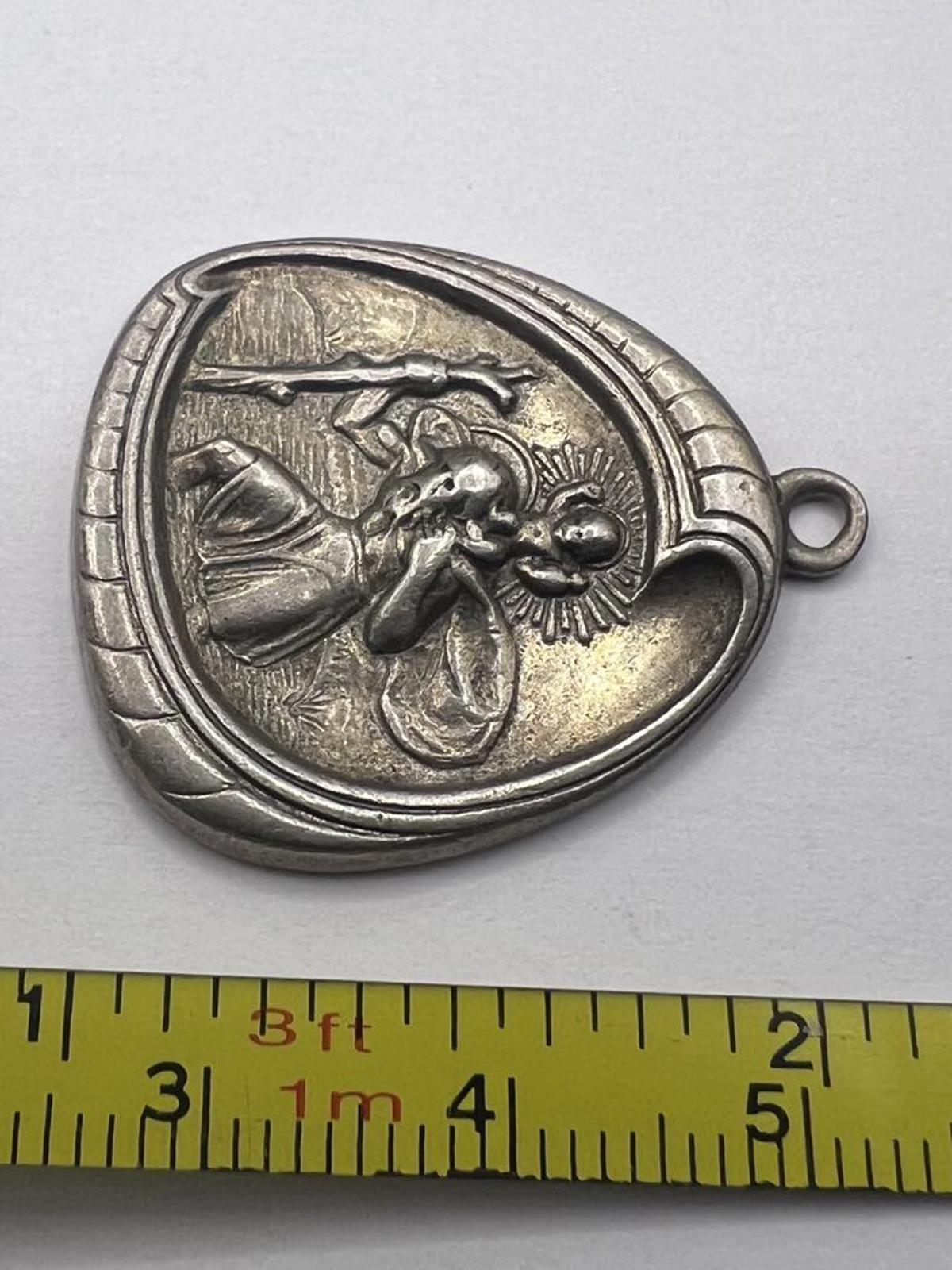 Quality 925 Sterling Silver St Christopher Pendant - 9.46 Grams