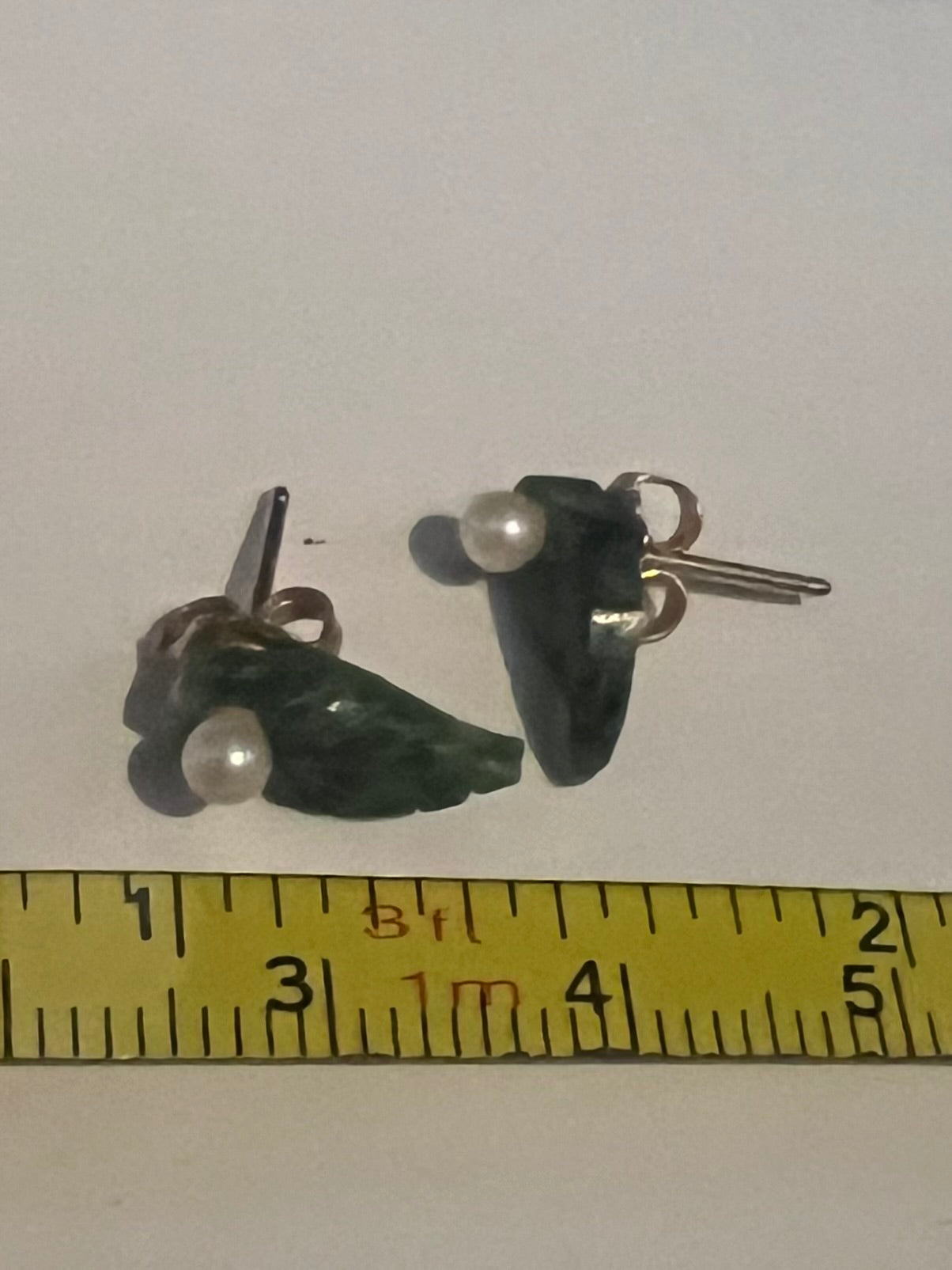 Quality 14ct Jade & Pearl Leaf Earrings - 1.12 Grams