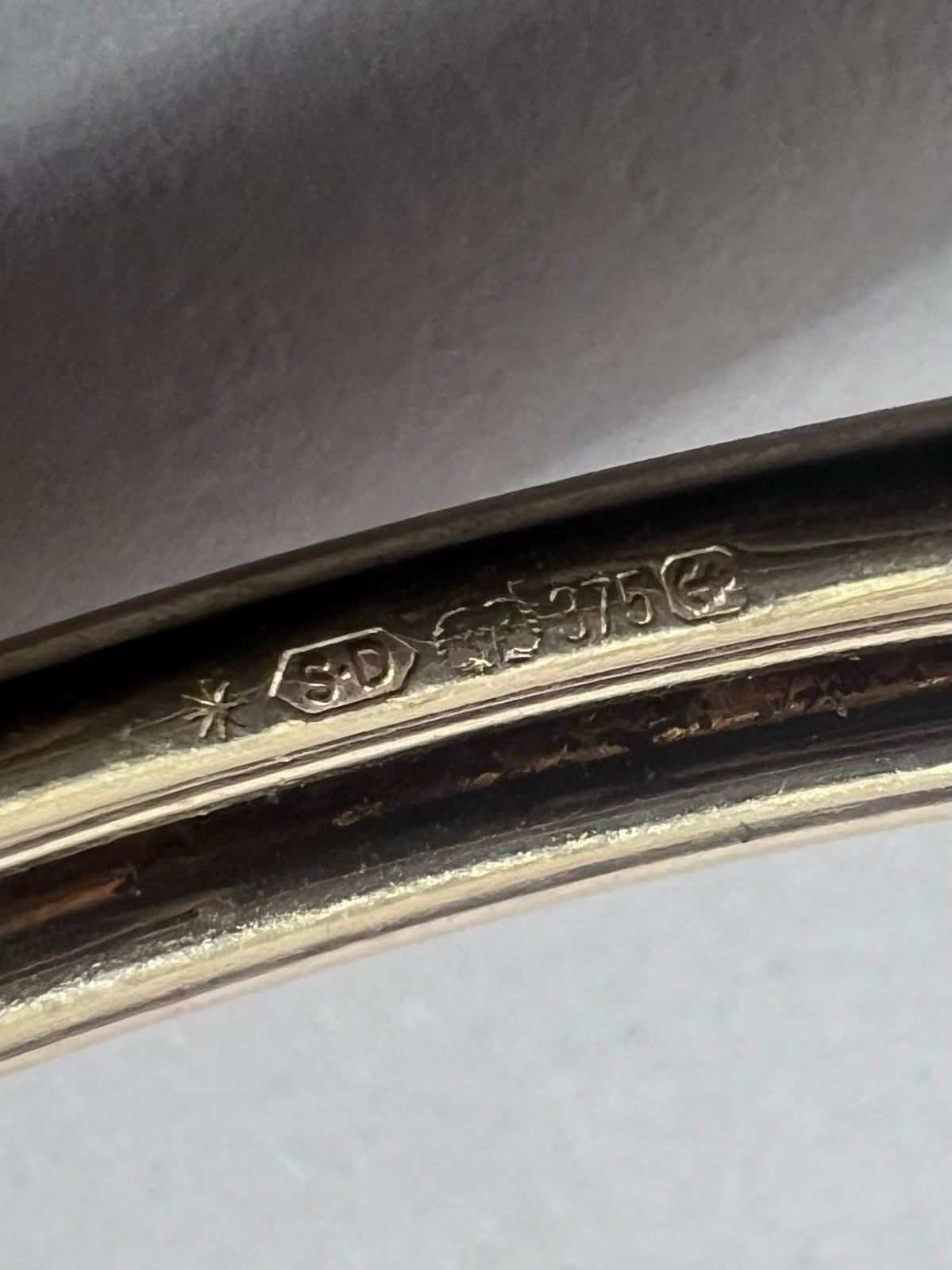 Quality 9ct Yellow Gold Torque Bangle • 3.57 Grams