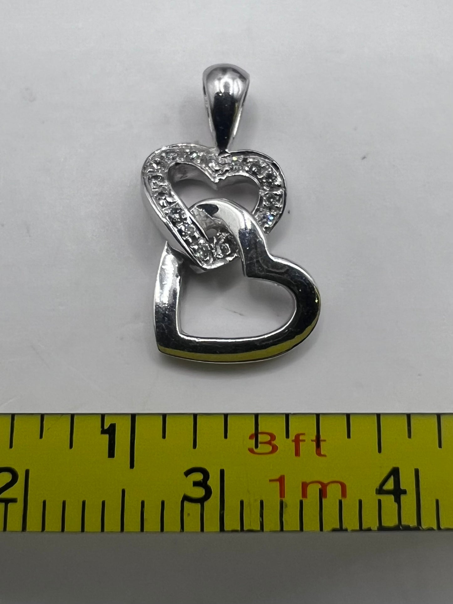 Quality 9ct White Gold Diamond Set Hearts Pendant • 1.87 Grams